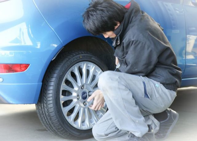 ディーラーのタイヤ交換は高い？廃車費用はいくらなの？  新型値引き情報